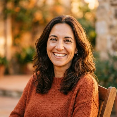 Elena R.